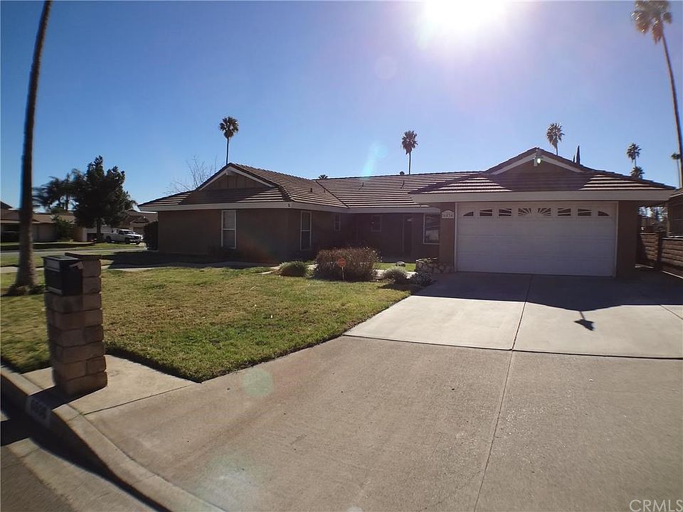 2nd image of 6036 Magnolia Ave