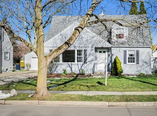 1134 Lakeside Dr SE, East Grand Rapids, MI