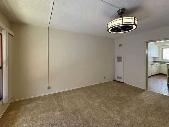 4th image of 808 6th St #9
