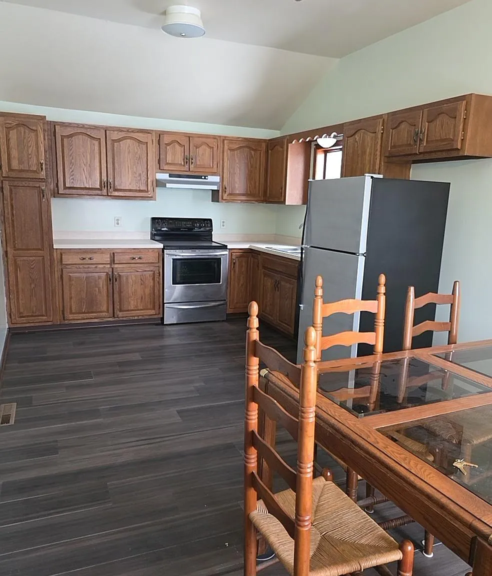2 bed, 1000 sqft, $1,650 — Photo 2