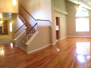 824 E Buckhill Rd, Fresno, CA 93720