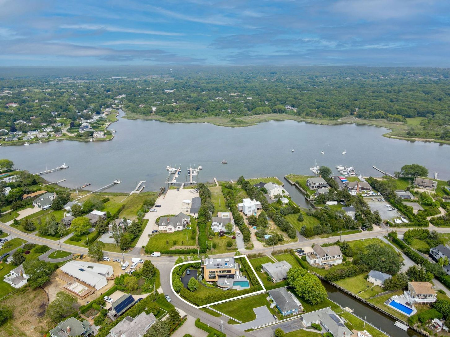 Close to Marina and Yacht Club