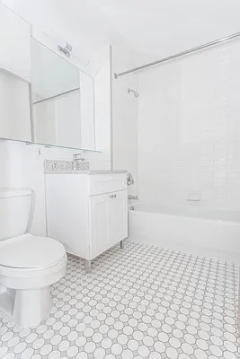 Rented by Lisa Management | media 28