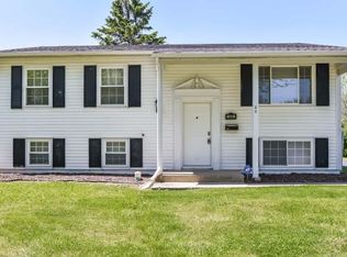 20 N Willow Ln, Glenwood, IL