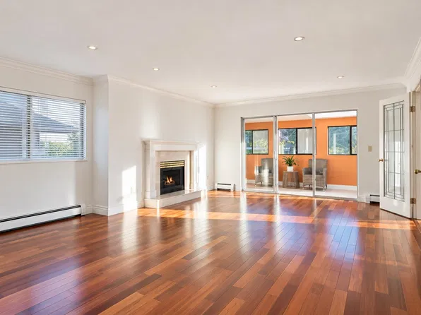963 Merritt St, Coquitlam, BC V3J 7K9