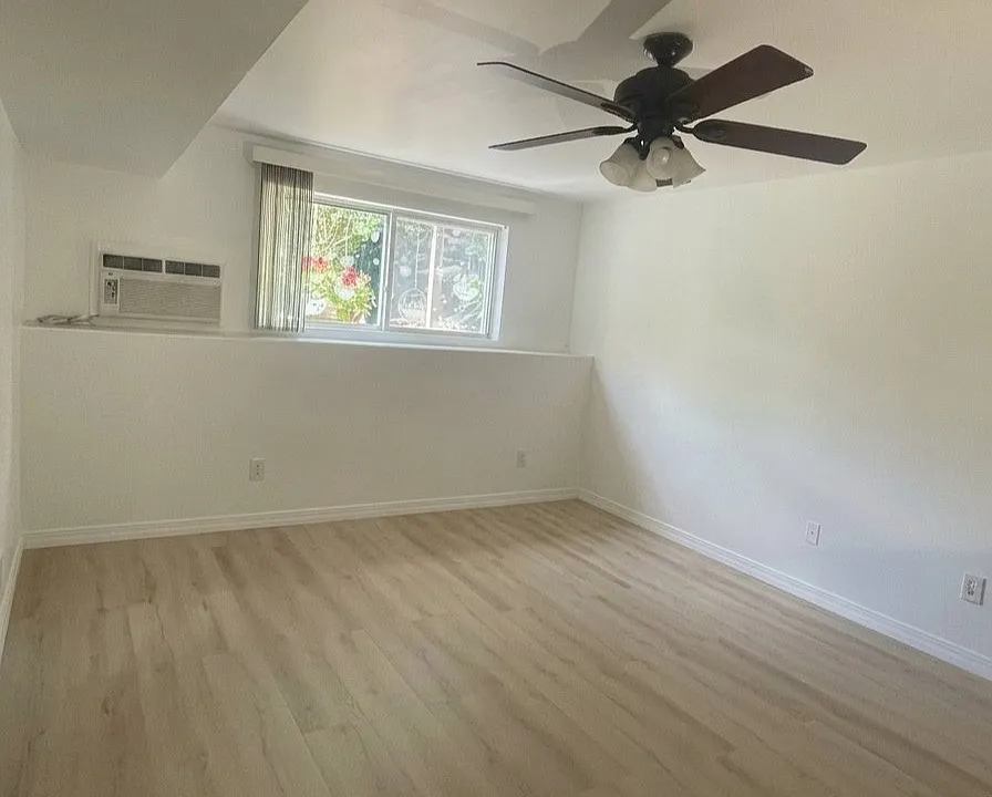 38 Pebble Ln #2