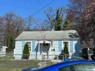 936 Renfrew St, Essex, MD 21221