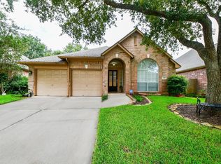 535 Avery Dr, Sugar Land, TX 77479