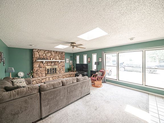 5th image of 3720 Crestview Dr
