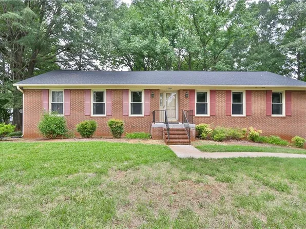 7030 Bridgewood Rd, Clemmons, NC 27012