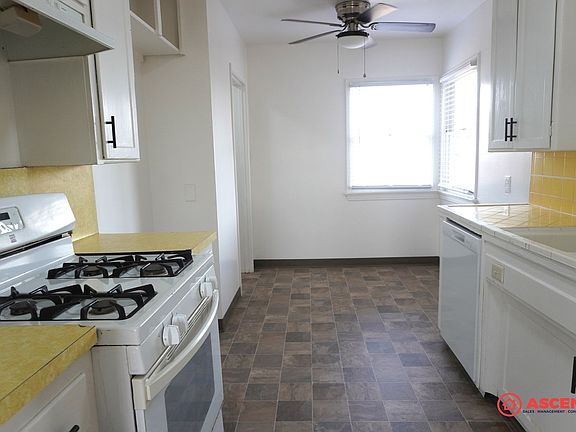 3rd image of 2112 Barnett St