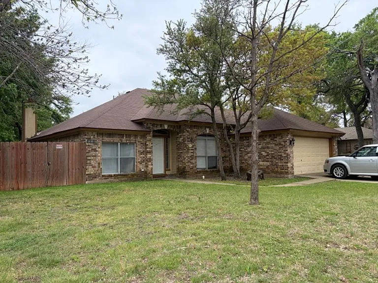 5110 Glenoak Dr — Photo 1