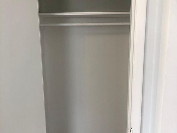 5th image of 150 Hall St #148
