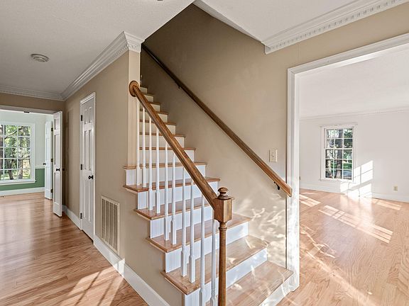 4th image of 6115 Winthrop Dr