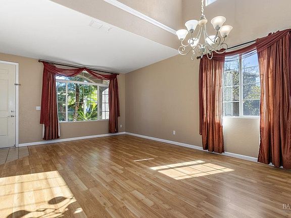 3rd image of 4727 Hummingbird Court