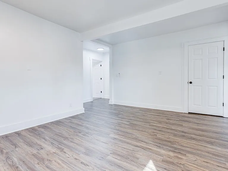 20 - 826 E Warrington — Photo 8