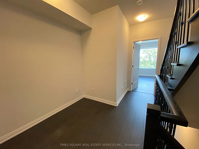 1050 Portage Pkwy #Townhouse 32 — Photo 21