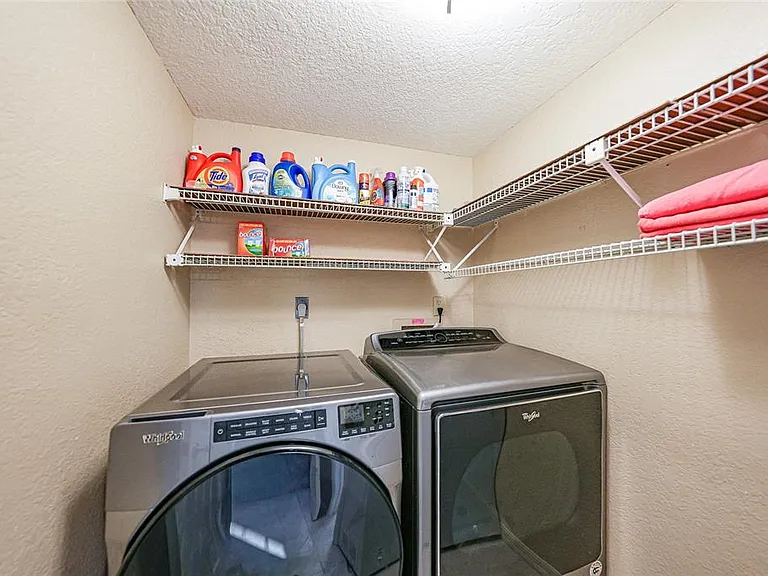 240 Lewis Cir #513 — Photo 30