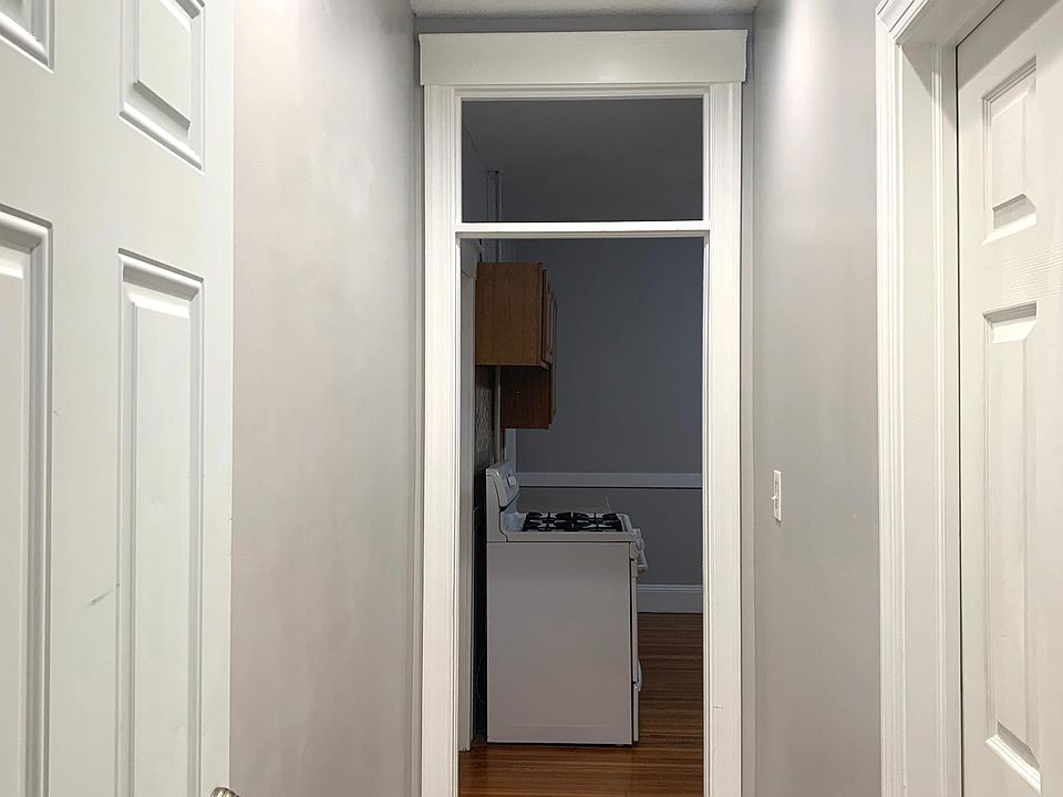 1st image of 44 Albany Ave #1