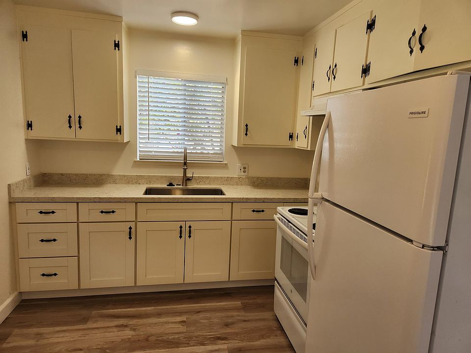 1st image of 965 Whitehall Ave