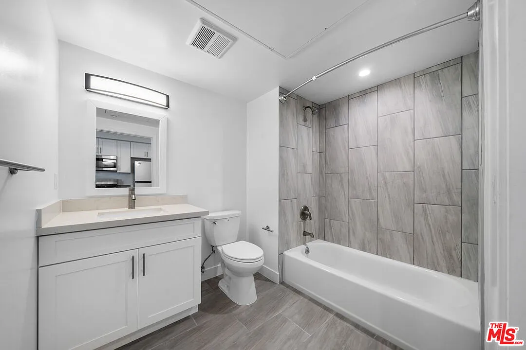 Studio, 1.0 bath, $1,970 — Photo 4