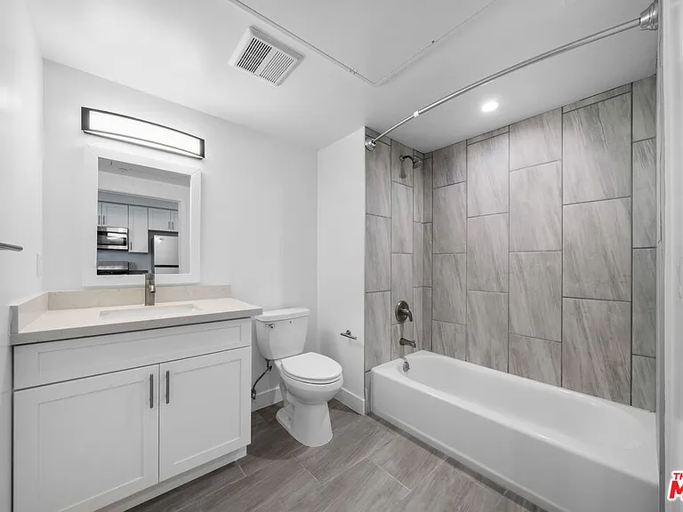 5612 Lexington Ave #303 — Photo 4