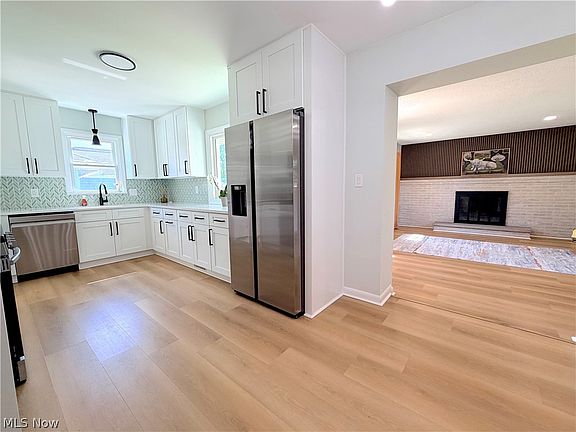 5th image of 18203 Broxton Dr