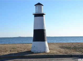 135 Lighthouse Rd, Babylon, NY 11702