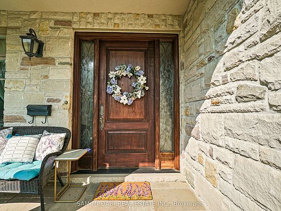 3rd image of 2497 Sharon Cres