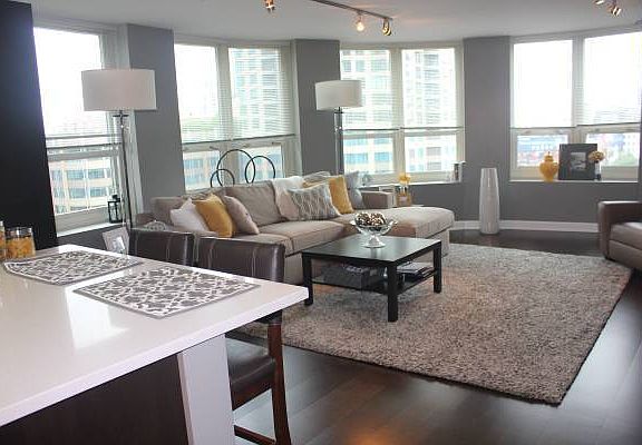 3rd image of 345 N La Salle Dr #701