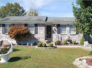 12232 Somerset Dr, Louisville, KY 40229