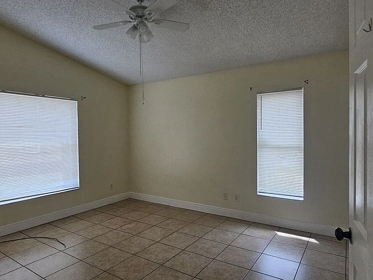 2338 Cordova Ct — Photo 10