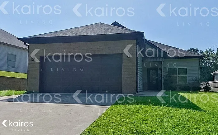 111 Bates Ln