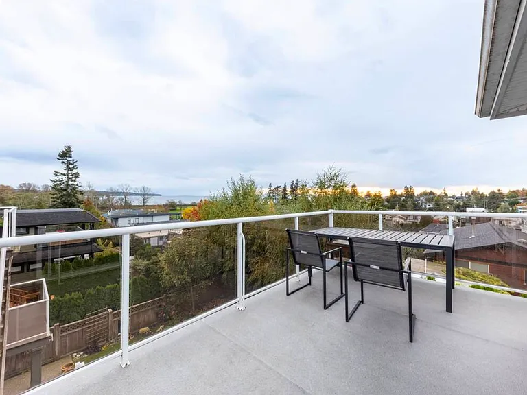 877 Stevens St #2 — Photo 43