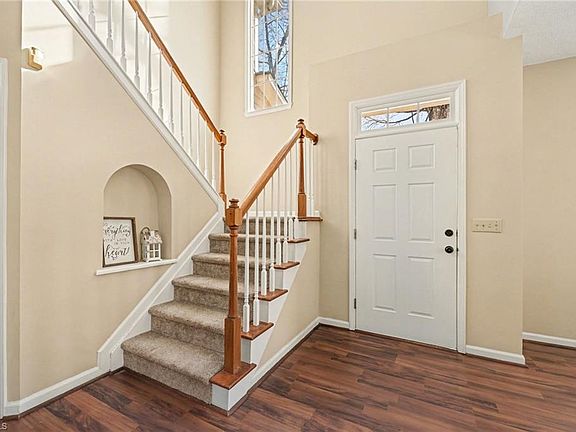 3rd image of 157 Leeds Ln