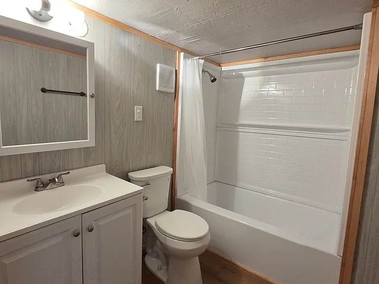 2196 Spring St E — Photo 15