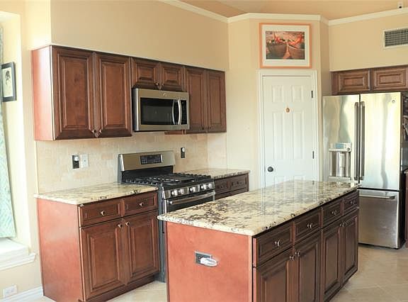 2nd image of 5806 Chatsworth Ct