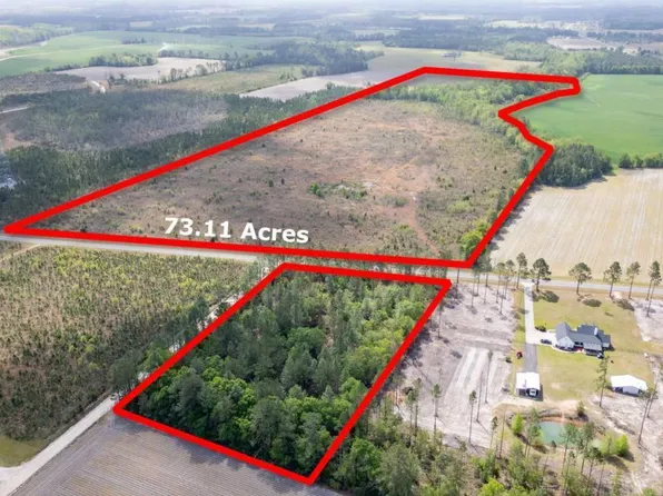 1 Piney Grv, Baxley, GA 31513