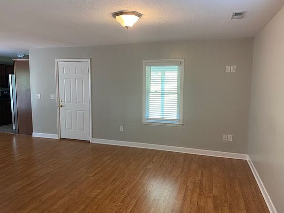 5th image of 412 Edwards Street Ext