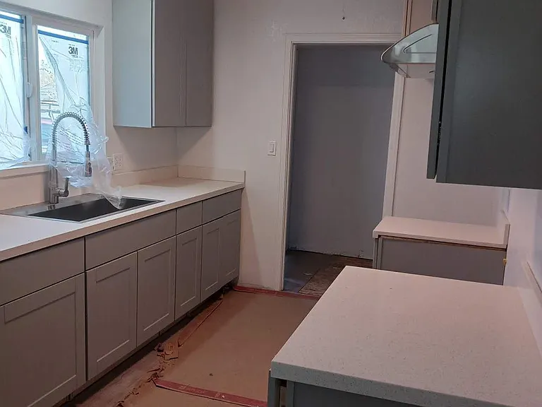 322 E Pearl Ave — Photo 3