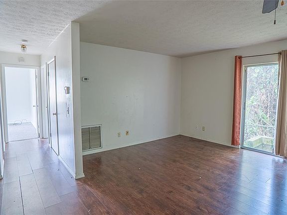 11th image of 311 S THOMPSON AVENUE