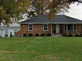 18275 182nd St, Tonganoxie, KS 66086