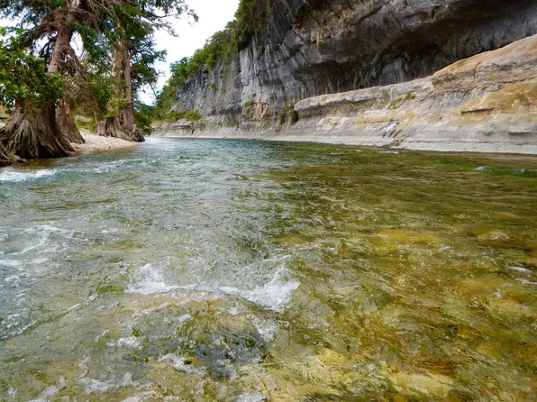 1798 River Bluff Circle, Pipe Creek, TX 78063