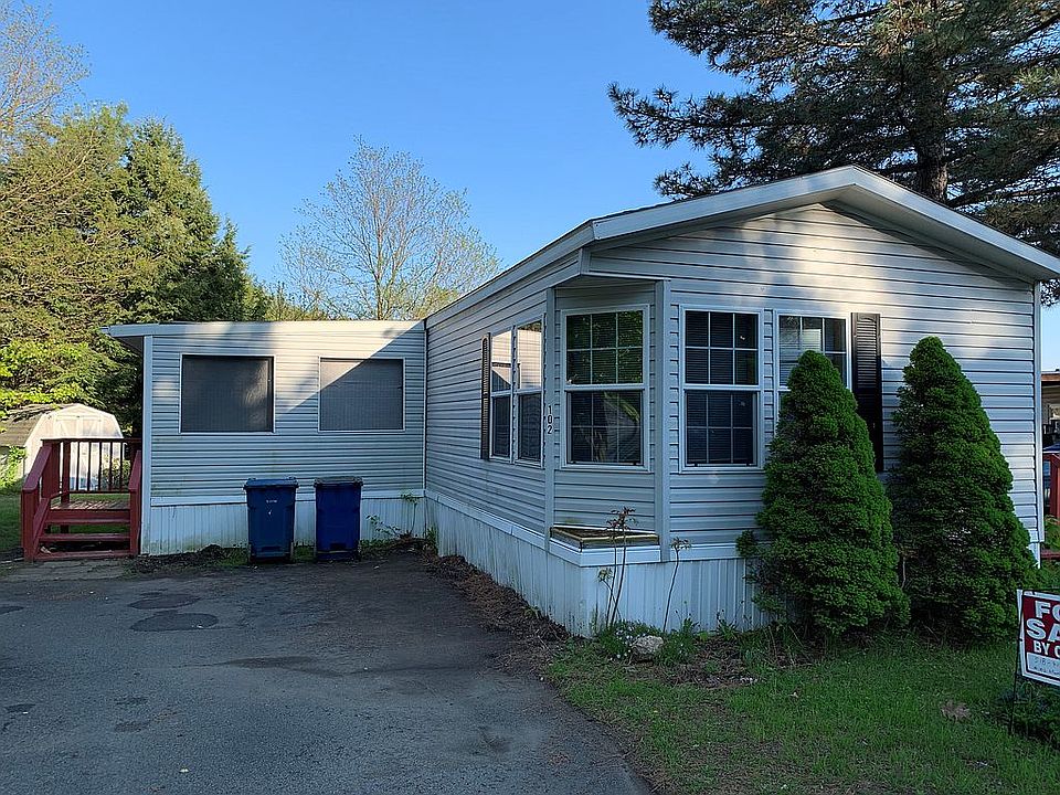 1st image of 102 Martindale Ct