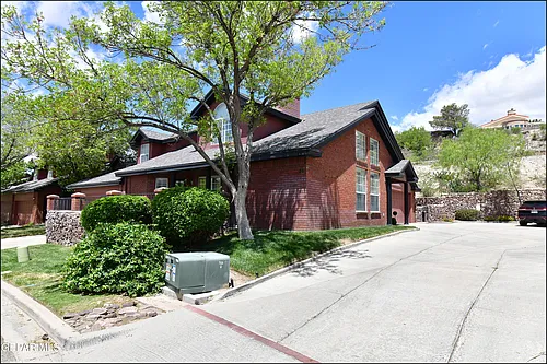 31 Stratford Hall Cir Photo 1