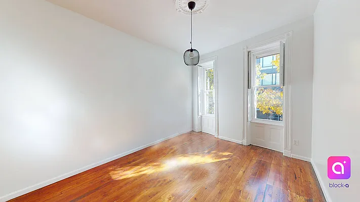 Rented by MAPT Residential LLC | media 7