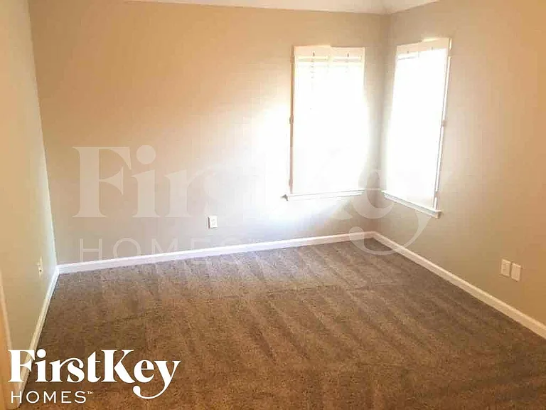 865 Abbey Grove Ln — Photo 13