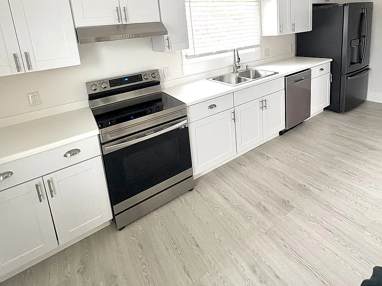 11 Russell Ave #2 — Photo 8