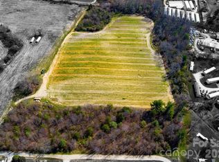 Mohican Trl, East Flat Rock, NC 28726