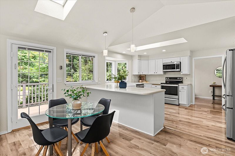 5th image of 8120 4th Street SE